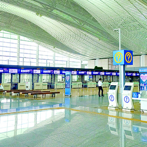 위기의 인천국제공항, 추락의 끝은? 