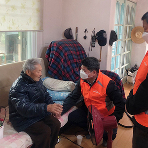 길상면 지역사회보장협의체, 독거어르신 카네이션 화분 전달